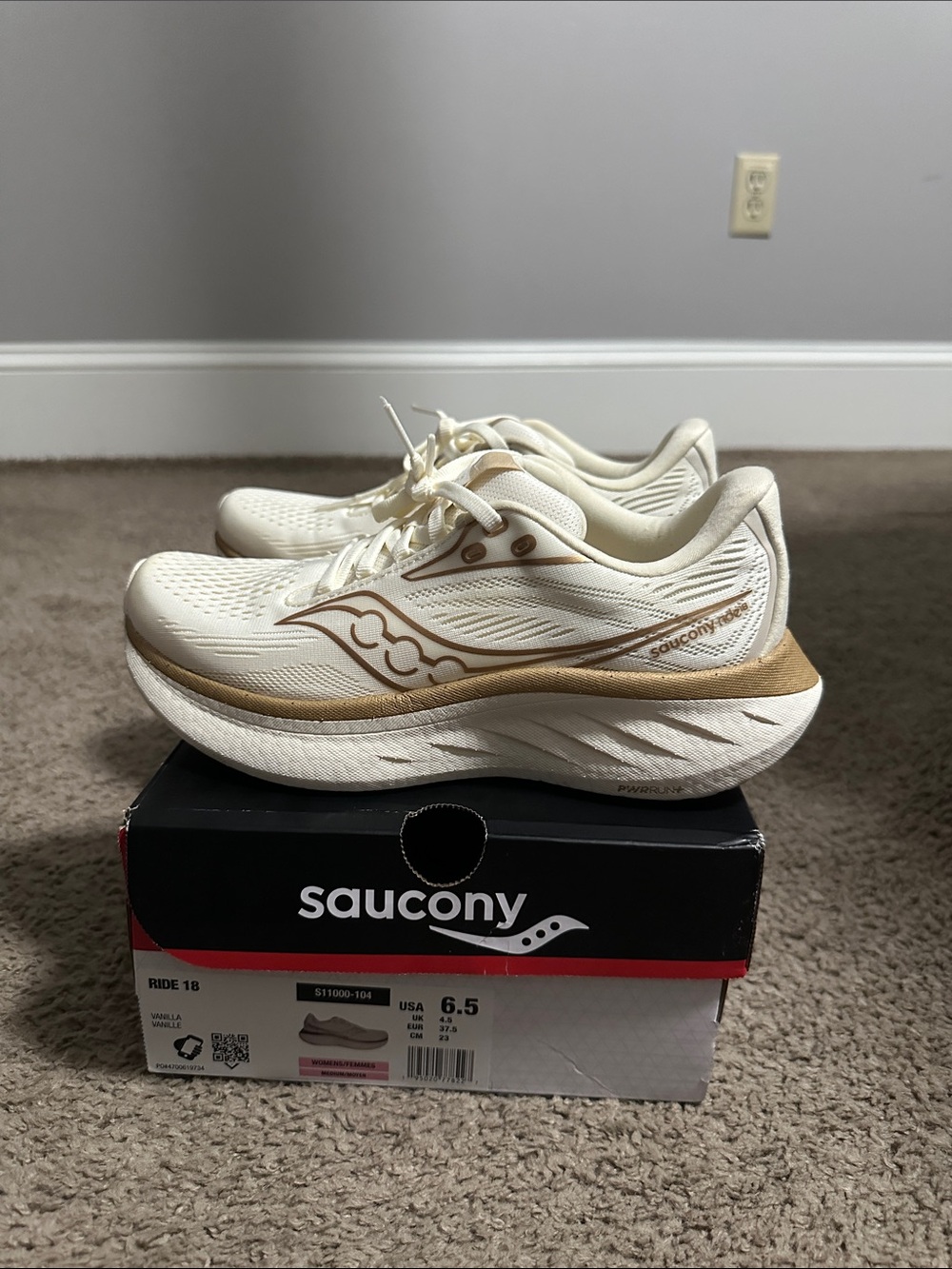 Saucony Women's Cream and Tan Running Shoes - RIDE 18
